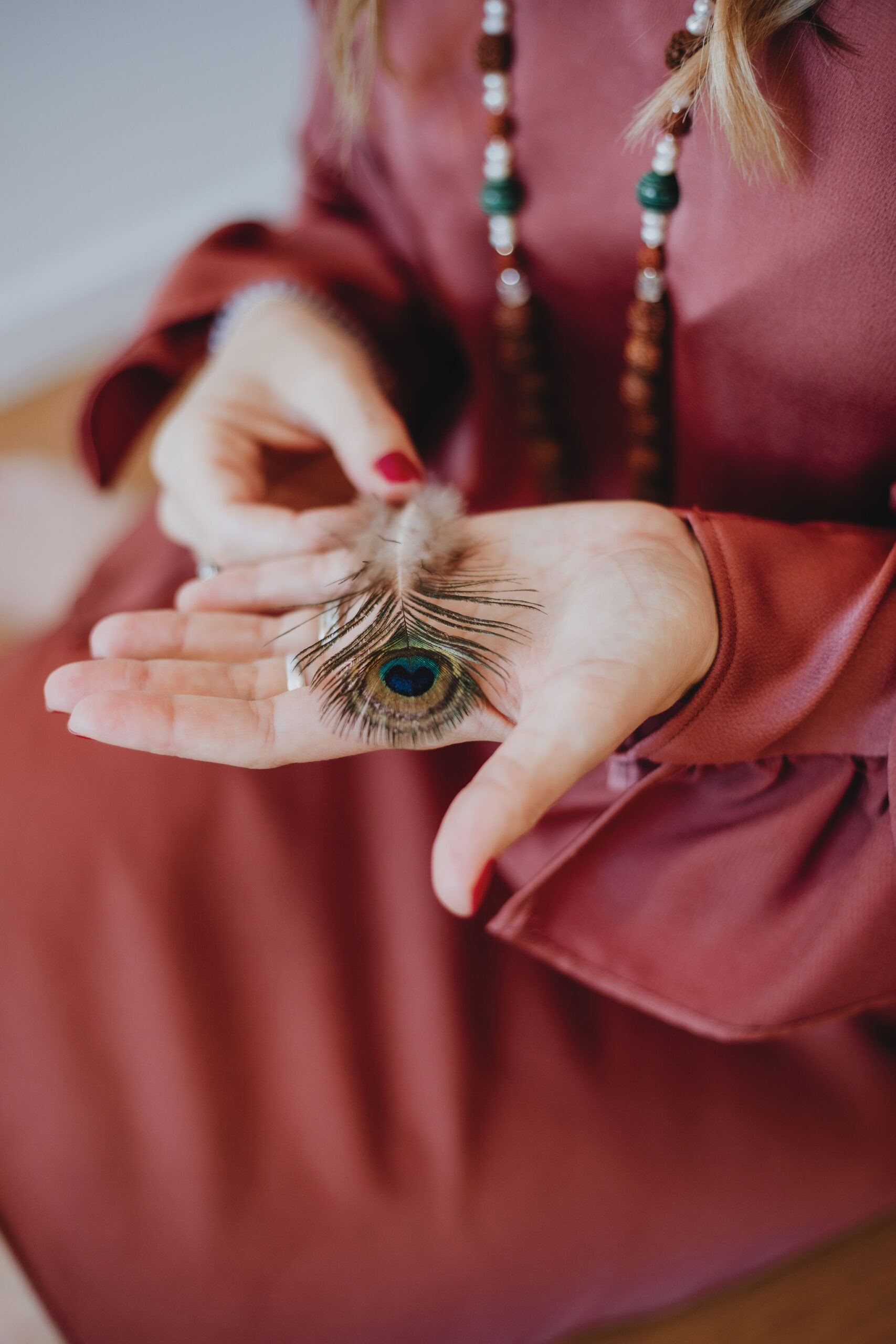 Paola in un momento di ascolto