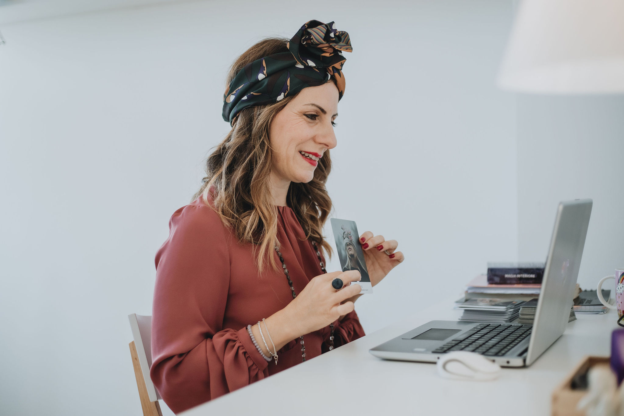 Paola in un momento di presenza e ascolto